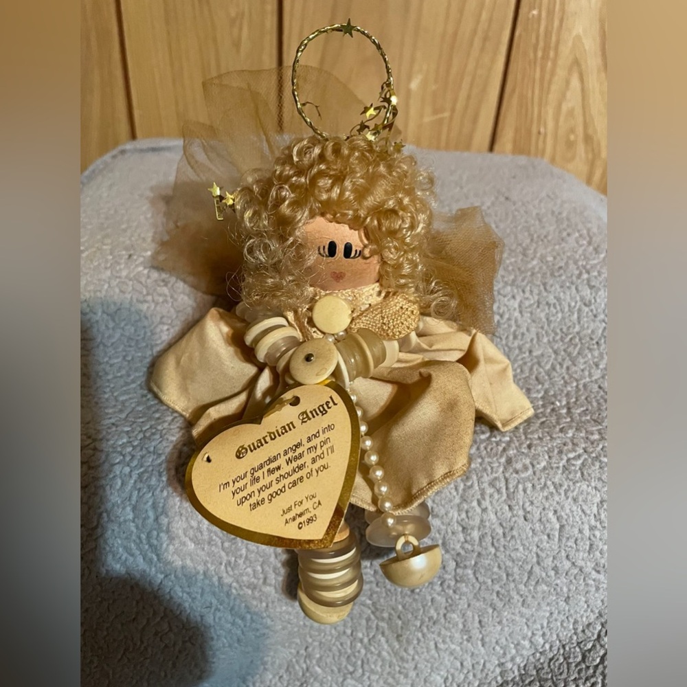 Guardian Angel Figurine in Cream and Gold